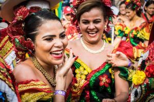 gente alegre de colombia barranquilla destinos de Colombia que debes conocer